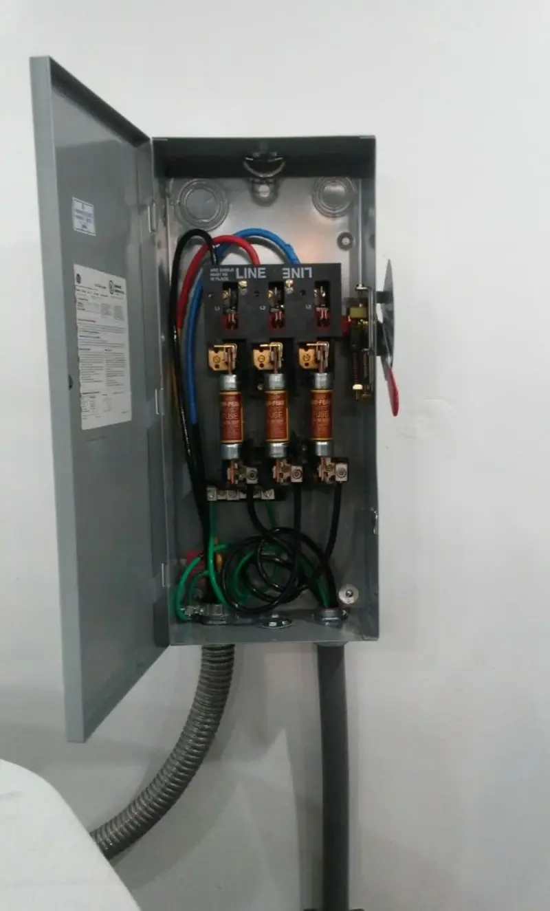 Three-phase disconnect switch installed for Electrical Wiring & Rewiring in Longbranch